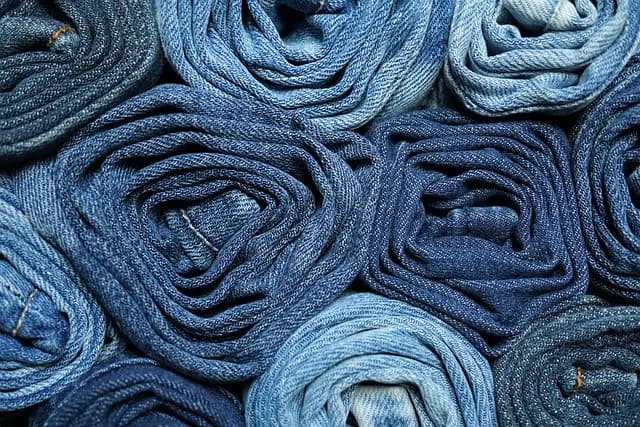 Les pièces phares de la mode actuelle à avoir dans sa garde-robe